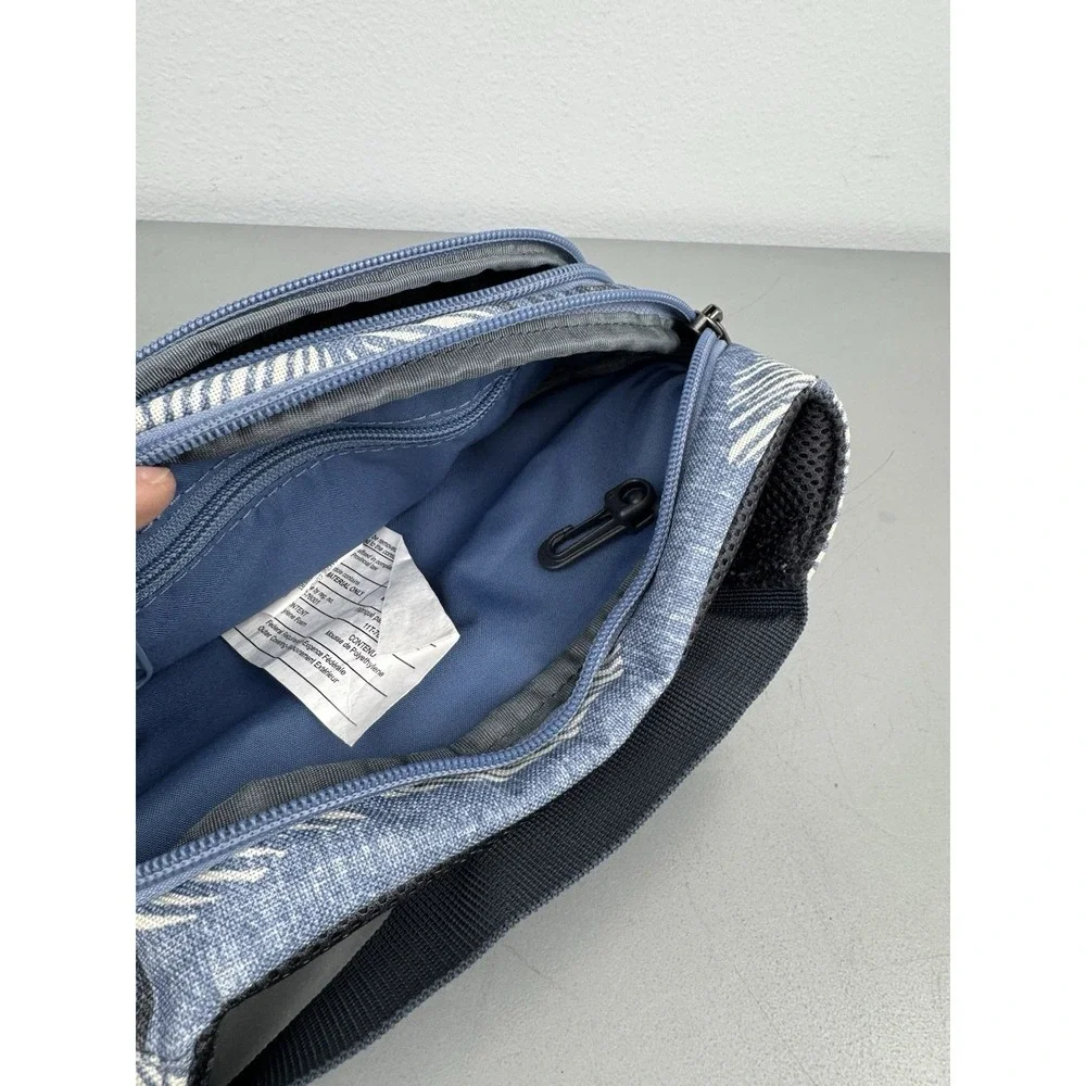 Dakine blue floral